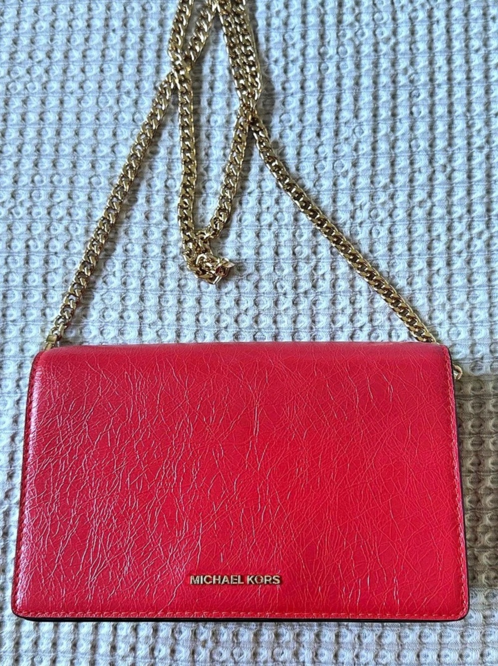 Michael Kors Jet Set Travel Leather Crossbody Clutch Bag Gold Chain. Never used